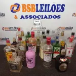 LOTE 083 - 01 LOTE C/DIVERSAS GARRAFAS DECORATIVAS MARCAS E MODELOS DIVERSOS. (NO ESTADO) ATENÇÃO! FAZER A VISITAÇÃO ANTES DE ARREMATAR, NÃO SABEMOS SE FUNCIONA. LEILÃO NÃO TEM GARANTIA E NEM DEVOLUÇÃO, SUJEITO A POSSÍVEIS AVARIAS VISÍVEIS/OCULTAS E/OU AUSÊNCIA DE COMPONENTES.