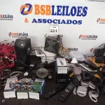 LOTE 251 - 01 CAIXA C/ GRANDE QUANTIDADE DE CABOS E FONTE ATX P/RETIRADA DE PEÇAS. (NO ESTADO) ATENÇÃO! FAZER A VISITAÇÃO ANTES DE ARREMATAR, NÃO SABEMOS SE FUNCIONA. LEILÃO NÃO TEM GARANTIA E NEM DEVOLUÇÃO, SUJEITO A POSSÍVEIS AVARIAS VISÍVEIS/OCULTAS E/OU AUSÊNCIA DE COMPONENTES.