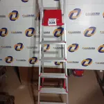 LOTE 338 - 01 ESCADA DE ALUMÍNIO C/05 DEGRAUS. (NO ESTADO) ATENÇÃO! FAZER A VISITAÇÃO ANTES DE ARREMATAR, NÃO SABEMOS SE FUNCIONA. LEILÃO NÃO TEM GARANTIA E NEM DEVOLUÇÃO, SUJEITO A POSSÍVEIS AVARIAS VISÍVEIS/OCULTAS E/OU AUSÊNCIA DE COMPONENTES.