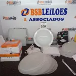 LOTE 356 - 01 LOTE C/VÁRIAS LUMINÁRIAS DE EMBUTIR MARCAS E MODELOS DIVERSOS. (NO ESTADO) ATENÇÃO! FAZER A VISITAÇÃO ANTES DE ARREMATAR, NÃO SABEMOS SE FUNCIONA. LEILÃO NÃO TEM GARANTIA E NEM DEVOLUÇÃO, SUJEITO A POSSÍVEIS AVARIAS VISÍVEIS/OCULTAS E/OU AUSÊNCIA DE COMPONENTES.