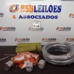 LOTE 178 - 9KG DE ARAME GALVANIZADO E 2KG DE BASTÃO DE COLA QUENTE. (NO ESTADO) ATENÇÃO! FAZER A VISITAÇÃO ANTES DE ARREMATAR, NÃO SABEMOS SE FUNCIONA. LEILÃO NÃO TEM GARANTIA E NEM DEVOLUÇÃO, SUJEITO A POSSÍVEIS AVARIAS VISÍVEIS/OCULTAS E/OU AUSÊNCIA DE COMPONENTES.