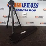 LOTE 395 - 01 TRIPÉ PARA CÂMERA TOMATE MTG-3016. (NO ESTADO) ATENÇÃO! FAZER A VISITAÇÃO ANTES DE ARREMATAR, NÃO SABEMOS SE FUNCIONA. LEILÃO NÃO TEM GARANTIA E NEM DEVOLUÇÃO, SUJEITO A POSSÍVEIS AVARIAS VISÍVEIS/OCULTAS E/OU AUSÊNCIA DE COMPONENTES.