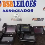 LOTE 347 - 05 APARELHOS TELEFÔNICOS TELA TOUCH MARCA GRANDSTREAM INCOMPLETO. (NO ESTADO) ATENÇÃO! FAZER A VISITAÇÃO ANTES DE ARREMATAR, NÃO SABEMOS SE FUNCIONA. LEILÃO NÃO TEM GARANTIA E NEM DEVOLUÇÃO, SUJEITO A POSSÍVEIS AVARIAS VISÍVEIS/OCULTAS E/OU AUSÊNCIA DE COMPONENTES.