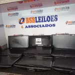 LOTE 388 - 10 MONITORES MARCAS E MARCAS E MODELOS DIVERSOS P/RETIRADA DE PEÇAS. (NO ESTADO) ATENÇÃO! FAZER A VISITAÇÃO ANTES DE ARREMATAR, NÃO SABEMOS SE FUNCIONA. LEILÃO NÃO TEM GARANTIA E NEM DEVOLUÇÃO, SUJEITO A POSSÍVEIS AVARIAS VISÍVEIS/OCULTAS E/OU AUSÊNCIA DE COMPONENTES.
