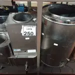 LOTE 250 - 04 CAFETEIRAS EM INOX P/RETIRADA DE PEÇAS. (NO ESTADO) ATENÇÃO! FAZER A VISITAÇÃO ANTES DE ARREMATAR, NÃO SABEMOS SE FUNCIONA. LEILÃO NÃO TEM GARANTIA E NEM DEVOLUÇÃO, SUJEITO A POSSÍVEIS AVARIAS VISÍVEIS/OCULTAS E/OU AUSÊNCIA DE COMPONENTES.