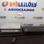 LOTE 191 - 02 APARELHOS DE DVD, 01 PROJETOR MULTIMÍDIA MARCA SONY, 02 NOTEBOOKS MARCA LG E AMAZON. (NO ESTADO) ATENÇÃO! FAZER A VISITAÇÃO ANTES DE ARREMATAR, NÃO SABEMOS SE FUNCIONA. LEILÃO NÃO TEM GARANTIA E NEM DEVOLUÇÃO, SUJEITO A POSSÍVEIS AVARIAS VISÍVEIS/OCULTAS E/OU AUSÊNCIA DE COMPONENTES.