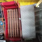 LOTE 090 - 01CAMA INFANTIL/CARRO SEM COLCHÃO. (NO ESTADO) ATENÇÃO! FAZER A VISITAÇÃO ANTES DE ARREMATAR, NÃO SABEMOS SE FUNCIONA. LEILÃO NÃO TEM GARANTIA E NEM DEVOLUÇÃO, SUJEITO A POSSÍVEIS AVARIAS VISÍVEIS/OCULTAS E/OU AUSÊNCIA DE COMPONENTES.