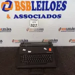 LOTE 327 - 01 MÁQUINA DE ESCREVER ELÉTRICA MARCA OLIVETTI MODELOS PRÁXIS 20. (NO ESTADO) ATENÇÃO! FAZER A VISITAÇÃO ANTES DE ARREMATAR, NÃO SABEMOS SE FUNCIONA. LEILÃO NÃO TEM GARANTIA E NEM DEVOLUÇÃO, SUJEITO A POSSÍVEIS AVARIAS VISÍVEIS/OCULTAS E/OU AUSÊNCIA DE COMPONENTES.