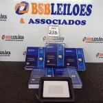 LOTE 275 - 05 REFLETORES DE LED AMBIENTE EXTERNO 100W CADA(NOVO). (NO ESTADO) ATENÇÃO! FAZER A VISITAÇÃO ANTES DE ARREMATAR, NÃO SABEMOS SE FUNCIONA. LEILÃO NÃO TEM GARANTIA E NEM DEVOLUÇÃO, SUJEITO A POSSÍVEIS AVARIAS VISÍVEIS/OCULTAS E/OU AUSÊNCIA DE COMPONENTES.
