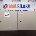 LOTE 237 - 02 QUADROS DE DISTRIBUIÇÃO ELÉTRICA DE FERRO. (NO ESTADO) ATENÇÃO! FAZER A VISITAÇÃO ANTES DE ARREMATAR, NÃO SABEMOS SE FUNCIONA. LEILÃO NÃO TEM GARANTIA E NEM DEVOLUÇÃO, SUJEITO A POSSÍVEIS AVARIAS VISÍVEIS/OCULTAS E/OU AUSÊNCIA DE COMPONENTES.