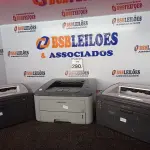 LOTE 290 - 03 IMPRESSORAS MARCAS LEXMARK E SAMSUNG. (NO ESTADO) ATENÇÃO! FAZER A VISITAÇÃO ANTES DE ARREMATAR, NÃO SABEMOS SE FUNCIONA. LEILÃO NÃO TEM GARANTIA E NEM DEVOLUÇÃO, SUJEITO A POSSÍVEIS AVARIAS VISÍVEIS/OCULTAS E/OU AUSÊNCIA DE COMPONENTES.