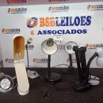 LOTE 312 - 01 LOTE C/VÁRIAS LUMINÁRIAS DE MESA. (NO ESTADO) ATENÇÃO! FAZER A VISITAÇÃO ANTES DE ARREMATAR, NÃO SABEMOS SE FUNCIONA. LEILÃO NÃO TEM GARANTIA E NEM DEVOLUÇÃO, SUJEITO A POSSÍVEIS AVARIAS VISÍVEIS/OCULTAS E/OU AUSÊNCIA DE COMPONENTES.