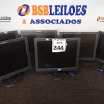 LOTE 344 - 06 MONITORES LCD MARCAS E MODELOS DIVERSOS. (NO ESTADO) ATENÇÃO! FAZER A VISITAÇÃO ANTES DE ARREMATAR, NÃO SABEMOS SE FUNCIONA. LEILÃO NÃO TEM GARANTIA E NEM DEVOLUÇÃO, SUJEITO A POSSÍVEIS AVARIAS VISÍVEIS/OCULTAS E/OU AUSÊNCIA DE COMPONENTES.