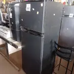 LOTE 392 - 01 GELADEIRA MODELO DC33 MARCA ELECTROLUX 220V. (NO ESTADO) ATENÇÃO! FAZER A VISITAÇÃO ANTES DE ARREMATAR, NÃO SABEMOS SE FUNCIONA. LEILÃO NÃO TEM GARANTIA E NEM DEVOLUÇÃO, SUJEITO A POSSÍVEIS AVARIAS VISÍVEIS/OCULTAS E/OU AUSÊNCIA DE COMPONENTES.