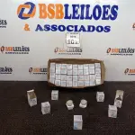 LOTE 101 - 01 LOTE C/ APROXIMADAMENTE 80 LED MINI DICROICA MARCA LUMIA. (NO ESTADO) ATENÇÃO! FAZER A VISITAÇÃO ANTES DE ARREMATAR, NÃO SABEMOS SE FUNCIONA. LEILÃO NÃO TEM GARANTIA E NEM DEVOLUÇÃO, SUJEITO A POSSÍVEIS AVARIAS VISÍVEIS/OCULTAS E/OU AUSÊNCIA DE COMPONENTES.