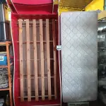 LOTE 090 - 01CAMA INFANTIL/CARRO SEM COLCHÃO. (NO ESTADO) ATENÇÃO! FAZER A VISITAÇÃO ANTES DE ARREMATAR, NÃO SABEMOS SE FUNCIONA. LEILÃO NÃO TEM GARANTIA E NEM DEVOLUÇÃO, SUJEITO A POSSÍVEIS AVARIAS VISÍVEIS/OCULTAS E/OU AUSÊNCIA DE COMPONENTES.