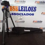 LOTE 240 - 01 TRIPÉ PARA CÂMERA TOMATE MTG-3016. (NO ESTADO) ATENÇÃO! FAZER A VISITAÇÃO ANTES DE ARREMATAR, NÃO SABEMOS SE FUNCIONA. LEILÃO NÃO TEM GARANTIA E NEM DEVOLUÇÃO, SUJEITO A POSSÍVEIS AVARIAS VISÍVEIS/OCULTAS E/OU AUSÊNCIA DE COMPONENTES.