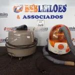 LOTE 309 - 02 ASPIRADORES DE PÓ MARCAS PHILIPS E BLACK E DECKER. (NO ESTADO) ATENÇÃO! FAZER A VISITAÇÃO ANTES DE ARREMATAR, NÃO SABEMOS SE FUNCIONA. LEILÃO NÃO TEM GARANTIA E NEM DEVOLUÇÃO, SUJEITO A POSSÍVEIS AVARIAS VISÍVEIS/OCULTAS E/OU AUSÊNCIA DE COMPONENTES.