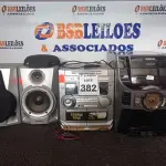 LOTE 382 - 01APARELHO DE SOM C/CAIXA PASSIVA MARCA PHILIPS E 01 APARELHO DE SOM MARCA SAMSUNG S/CAIXA. (NO ESTADO) ATENÇÃO! FAZER A VISITAÇÃO ANTES DE ARREMATAR, NÃO SABEMOS SE FUNCIONA. LEILÃO NÃO TEM GARANTIA E NEM DEVOLUÇÃO, SUJEITO A POSSÍVEIS AVARIAS VISÍVEIS/OCULTAS E/OU AUSÊNCIA DE COMPONENTES.
