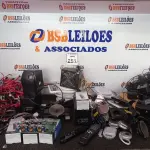 LOTE 251 - 01 CAIXA C/ GRANDE QUANTIDADE DE CABOS E FONTE ATX P/RETIRADA DE PEÇAS. (NO ESTADO) ATENÇÃO! FAZER A VISITAÇÃO ANTES DE ARREMATAR, NÃO SABEMOS SE FUNCIONA. LEILÃO NÃO TEM GARANTIA E NEM DEVOLUÇÃO, SUJEITO A POSSÍVEIS AVARIAS VISÍVEIS/OCULTAS E/OU AUSÊNCIA DE COMPONENTES.
