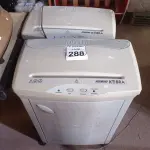 LOTE 288 - 02 FRAGMENTADORAS DE PAPEL MARCA KUTTER. (NO ESTADO) ATENÇÃO! FAZER A VISITAÇÃO ANTES DE ARREMATAR, NÃO SABEMOS SE FUNCIONA. LEILÃO NÃO TEM GARANTIA E NEM DEVOLUÇÃO, SUJEITO A POSSÍVEIS AVARIAS VISÍVEIS/OCULTAS E/OU AUSÊNCIA DE COMPONENTES.