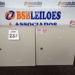 LOTE 237 - 02 QUADROS DE DISTRIBUIÇÃO ELÉTRICA DE FERRO. (NO ESTADO) ATENÇÃO! FAZER A VISITAÇÃO ANTES DE ARREMATAR, NÃO SABEMOS SE FUNCIONA. LEILÃO NÃO TEM GARANTIA E NEM DEVOLUÇÃO, SUJEITO A POSSÍVEIS AVARIAS VISÍVEIS/OCULTAS E/OU AUSÊNCIA DE COMPONENTES.