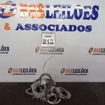 LOTE 219 - 01 ALGEMA DE FERRO, 01 SIRENE DE POLÍCIA, 02 TASERS E SINALIZADORES. (NO ESTADO) ATENÇÃO! FAZER A VISITAÇÃO ANTES DE ARREMATAR, NÃO SABEMOS SE FUNCIONA. LEILÃO NÃO TEM GARANTIA E NEM DEVOLUÇÃO, SUJEITO A POSSÍVEIS AVARIAS VISÍVEIS/OCULTAS E/OU AUSÊNCIA DE COMPONENTES.