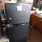 LOTE 392 - 01 GELADEIRA MODELO DC33 MARCA ELECTROLUX 220V. (NO ESTADO) ATENÇÃO! FAZER A VISITAÇÃO ANTES DE ARREMATAR, NÃO SABEMOS SE FUNCIONA. LEILÃO NÃO TEM GARANTIA E NEM DEVOLUÇÃO, SUJEITO A POSSÍVEIS AVARIAS VISÍVEIS/OCULTAS E/OU AUSÊNCIA DE COMPONENTES.