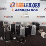 LOTE 306 - 01 LOTE C/VÁRIAS CAIXAS DE SOM P/PC MARCAS E MODELOS DIVERSOS. (NO ESTADO) ATENÇÃO! FAZER A VISITAÇÃO ANTES DE ARREMATAR, NÃO SABEMOS SE FUNCIONA. LEILÃO NÃO TEM GARANTIA E NEM DEVOLUÇÃO, SUJEITO A POSSÍVEIS AVARIAS VISÍVEIS/OCULTAS E/OU AUSÊNCIA DE COMPONENTES.