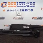 LOTE 240 - 01 TRIPÉ PARA CÂMERA TOMATE MTG-3016. (NO ESTADO) ATENÇÃO! FAZER A VISITAÇÃO ANTES DE ARREMATAR, NÃO SABEMOS SE FUNCIONA. LEILÃO NÃO TEM GARANTIA E NEM DEVOLUÇÃO, SUJEITO A POSSÍVEIS AVARIAS VISÍVEIS/OCULTAS E/OU AUSÊNCIA DE COMPONENTES.