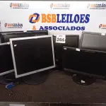 LOTE 364 - 06 MONITORES LCD MARCAS E MODELOS DIVERSOS. (NO ESTADO) ATENÇÃO! FAZER A VISITAÇÃO ANTES DE ARREMATAR, NÃO SABEMOS SE FUNCIONA. LEILÃO NÃO TEM GARANTIA E NEM DEVOLUÇÃO, SUJEITO A POSSÍVEIS AVARIAS VISÍVEIS/OCULTAS E/OU AUSÊNCIA DE COMPONENTES.