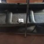 LOTE 257 - 01 BANCO DE KOMBI. (NO ESTADO) ATENÇÃO! FAZER A VISITAÇÃO ANTES DE ARREMATAR, NÃO SABEMOS SE FUNCIONA. LEILÃO NÃO TEM GARANTIA E NEM DEVOLUÇÃO, SUJEITO A POSSÍVEIS AVARIAS VISÍVEIS/OCULTAS E/OU AUSÊNCIA DE COMPONENTES.