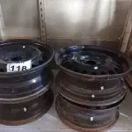 LOTE 118 - 04 RODAS DE FERRO DA RENAULT ARO 15. (NO ESTADO) ATENÇÃO! FAZER A VISITAÇÃO ANTES DE ARREMATAR, NÃO SABEMOS SE FUNCIONA. LEILÃO NÃO TEM GARANTIA E NEM DEVOLUÇÃO, SUJEITO A POSSÍVEIS AVARIAS VISÍVEIS/OCULTAS E/OU AUSÊNCIA DE COMPONENTES.
