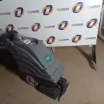 LOTE 543 - 01 LAVADORA DE CARPETES INDUSTRIAL MARCA TENNANT. (NO ESTADO) ATENÇÃO! FAZER A VISITAÇÃO ANTES DE ARREMATAR, NÃO SABEMOS SE FUNCIONA. LEILÃO NÃO TEM GARANTIA E NEM DEVOLUÇÃO, SUJEITO A POSSÍVEIS AVARIAS VISÍVEIS/OCULTAS E/OU AUSÊNCIA DE COMPONENTES.