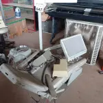 LOTE 547 - 01 CADEIRA DE DENTISTA E EQUIPAMENTOS ODONTOLÓGICOS DIVERSOS. (NO ESTADO) ATENÇÃO! FAZER A VISITAÇÃO ANTES DE ARREMATAR, NÃO SABEMOS SE FUNCIONA. LEILÃO NÃO TEM GARANTIA E NEM DEVOLUÇÃO, SUJEITO A POSSÍVEIS AVARIAS VISÍVEIS/OCULTAS E/OU AUSÊNCIA DE COMPONENTES.