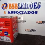 LOTE 421 - 01 LATA DE TINTA ACRÍLICA INTERIOR E EXTERIOR NA COR PÉROLA MARCA QUALITEX. (NO ESTADO) ATENÇÃO! FAZER A VISITAÇÃO ANTES DE ARREMATAR, NÃO SABEMOS SE FUNCIONA. LEILÃO NÃO TEM GARANTIA E NEM DEVOLUÇÃO, SUJEITO A POSSÍVEIS AVARIAS VISÍVEIS/OCULTAS E/OU AUSÊNCIA DE COMPONENTES.