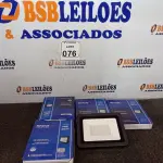 LOTE 076 - 04 REFLETORES DE LED 100W. (NO ESTADO) ATENÇÃO! FAZER A VISITAÇÃO ANTES DE ARREMATAR, NÃO SABEMOS SE FUNCIONA. LEILÃO NÃO TEM GARANTIA E NEM DEVOLUÇÃO, SUJEITO A POSSÍVEIS AVARIAS VISÍVEIS/OCULTAS E/OU AUSÊNCIA DE COMPONENTES.