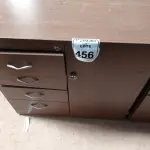 LOTE 456 - 01 ARMÁRIO BAIXO NA COR MARROM C/01 PORTA E 04 GAVETAS. (NO ESTADO) ATENÇÃO! FAZER A VISITAÇÃO ANTES DE ARREMATAR, NÃO SABEMOS SE FUNCIONA. LEILÃO NÃO TEM GARANTIA E NEM DEVOLUÇÃO, SUJEITO A POSSÍVEIS AVARIAS VISÍVEIS/OCULTAS E/OU AUSÊNCIA DE COMPONENTES.