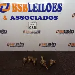 LOTE 035 - 05 REGISTROS PARA BANHEIRO DIVERSOS. (NO ESTADO) ATENÇÃO! FAZER A VISITAÇÃO ANTES DE ARREMATAR, NÃO SABEMOS SE FUNCIONA. LEILÃO NÃO TEM GARANTIA E NEM DEVOLUÇÃO, SUJEITO A POSSÍVEIS AVARIAS VISÍVEIS/OCULTAS E/OU AUSÊNCIA DE COMPONENTES.