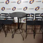LOTE 531 - 01 MESA BISTRÔ C/04 BAQUETAS. (NO ESTADO) ATENÇÃO! FAZER A VISITAÇÃO ANTES DE ARREMATAR, NÃO SABEMOS SE FUNCIONA. LEILÃO NÃO TEM GARANTIA E NEM DEVOLUÇÃO, SUJEITO A POSSÍVEIS AVARIAS VISÍVEIS/OCULTAS E/OU AUSÊNCIA DE COMPONENTES.