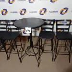 LOTE 472 - 01 MESA BISTRÔ C/04 BANQUETAS. (NO ESTADO) ATENÇÃO! FAZER A VISITAÇÃO ANTES DE ARREMATAR, NÃO SABEMOS SE FUNCIONA. LEILÃO NÃO TEM GARANTIA E NEM DEVOLUÇÃO, SUJEITO A POSSÍVEIS AVARIAS VISÍVEIS/OCULTAS E/OU AUSÊNCIA DE COMPONENTES.