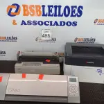 LOTE 498 - 01 IMPRESSORA SILHOUTE CAMEO E 01 IMPRESSORA EPSON. (NO ESTADO) ATENÇÃO! FAZER A VISITAÇÃO ANTES DE ARREMATAR, NÃO SABEMOS SE FUNCIONA. LEILÃO NÃO TEM GARANTIA E NEM DEVOLUÇÃO, SUJEITO A POSSÍVEIS AVARIAS VISÍVEIS/OCULTAS E/OU AUSÊNCIA DE COMPONENTES.