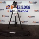 LOTE 529 - 01 TRIPÉ PARA CÂMERA TOMATE MTG-3016. (NO ESTADO) ATENÇÃO! FAZER A VISITAÇÃO ANTES DE ARREMATAR, NÃO SABEMOS SE FUNCIONA. LEILÃO NÃO TEM GARANTIA E NEM DEVOLUÇÃO, SUJEITO A POSSÍVEIS AVARIAS VISÍVEIS/OCULTAS E/OU AUSÊNCIA DE COMPONENTES.