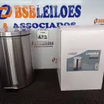 LOTE 438 - 01 LIXEIRA EM INOX 12L C/PEDAL MARCA MOOD. (NO ESTADO) ATENÇÃO! FAZER A VISITAÇÃO ANTES DE ARREMATAR, NÃO SABEMOS SE FUNCIONA. LEILÃO NÃO TEM GARANTIA E NEM DEVOLUÇÃO, SUJEITO A POSSÍVEIS AVARIAS VISÍVEIS/OCULTAS E/OU AUSÊNCIA DE COMPONENTES.