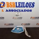 LOTE 021 - 01 FERRO A VAPOR P/ PASSAR ROUPAS ELECTROLUX COR BRANCA C/AZUL (NOVO). (NO ESTADO) ATENÇÃO! FAZER A VISITAÇÃO ANTES DE ARREMATAR, NÃO SABEMOS SE FUNCIONA. LEILÃO NÃO TEM GARANTIA E NEM DEVOLUÇÃO, SUJEITO A POSSÍVEIS AVARIAS VISÍVEIS/OCULTAS E/OU AUSÊNCIA DE COMPONENTES.