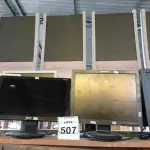 LOTE 507 - 07 MONITORES LCD MARCAS E MODELOS DIVERSOS. (NO ESTADO) ATENÇÃO! FAZER A VISITAÇÃO ANTES DE ARREMATAR, NÃO SABEMOS SE FUNCIONA. LEILÃO NÃO TEM GARANTIA E NEM DEVOLUÇÃO, SUJEITO A POSSÍVEIS AVARIAS VISÍVEIS/OCULTAS E/OU AUSÊNCIA DE COMPONENTES.