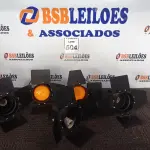 LOTE 504 - 05 LUMINÁRIAS REFLETORAS. (NO ESTADO) ATENÇÃO! FAZER A VISITAÇÃO ANTES DE ARREMATAR, NÃO SABEMOS SE FUNCIONA. LEILÃO NÃO TEM GARANTIA E NEM DEVOLUÇÃO, SUJEITO A POSSÍVEIS AVARIAS VISÍVEIS/OCULTAS E/OU AUSÊNCIA DE COMPONENTES.