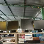 LOTE 488 - 08 MONITORES LCD MARCAS E MODELOS DIVERSOS. (NO ESTADO) ATENÇÃO! FAZER A VISITAÇÃO ANTES DE ARREMATAR, NÃO SABEMOS SE FUNCIONA. LEILÃO NÃO TEM GARANTIA E NEM DEVOLUÇÃO, SUJEITO A POSSÍVEIS AVARIAS VISÍVEIS/OCULTAS E/OU AUSÊNCIA DE COMPONENTES.