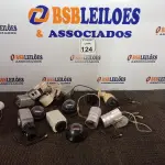 LOTE 124 - 01 LOTE C/VÁRIAS CÂMERAS DE SEGURANÇA MARCAS E MODELOS DIVERSOS. (NO ESTADO) ATENÇÃO! FAZER A VISITAÇÃO ANTES DE ARREMATAR, NÃO SABEMOS SE FUNCIONA. LEILÃO NÃO TEM GARANTIA E NEM DEVOLUÇÃO, SUJEITO A POSSÍVEIS AVARIAS VISÍVEIS/OCULTAS E/OU AUSÊNCIA DE COMPONENTES.
