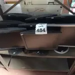 LOTE 484 - 08 MONITORES LCD MARCAS E MODELOS DIVERSOS. (NO ESTADO) ATENÇÃO! FAZER A VISITAÇÃO ANTES DE ARREMATAR, NÃO SABEMOS SE FUNCIONA. LEILÃO NÃO TEM GARANTIA E NEM DEVOLUÇÃO, SUJEITO A POSSÍVEIS AVARIAS VISÍVEIS/OCULTAS E/OU AUSÊNCIA DE COMPONENTES.